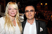 PR-Lady Simone Petrov, Veranstalter Cevet Koese-Moire (Foto: 